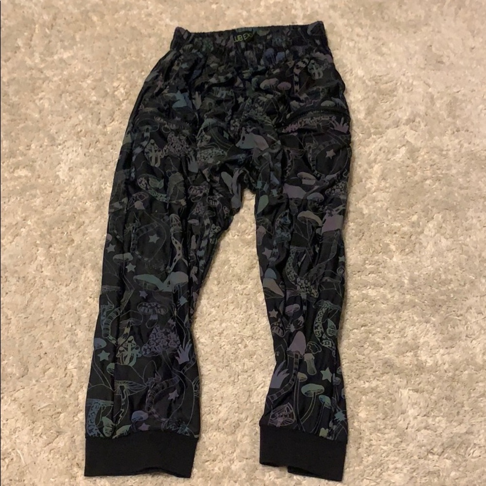 Black mushroom reflective joggers